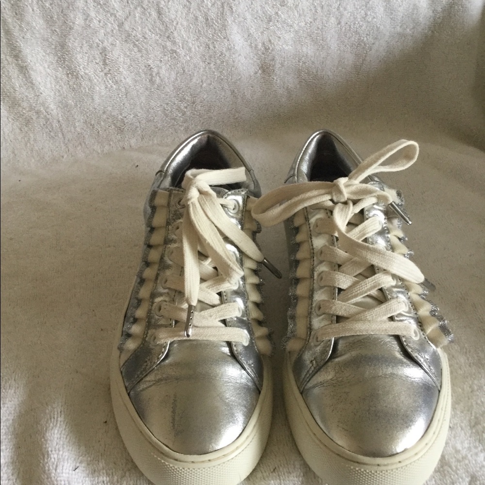 Tory Sport Women’s Silver leather tennis shoes 7 M